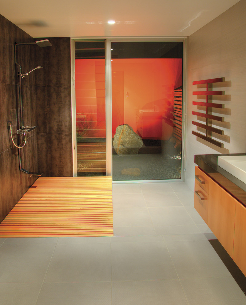 Design ideas for a contemporary bathroom in Hobart.