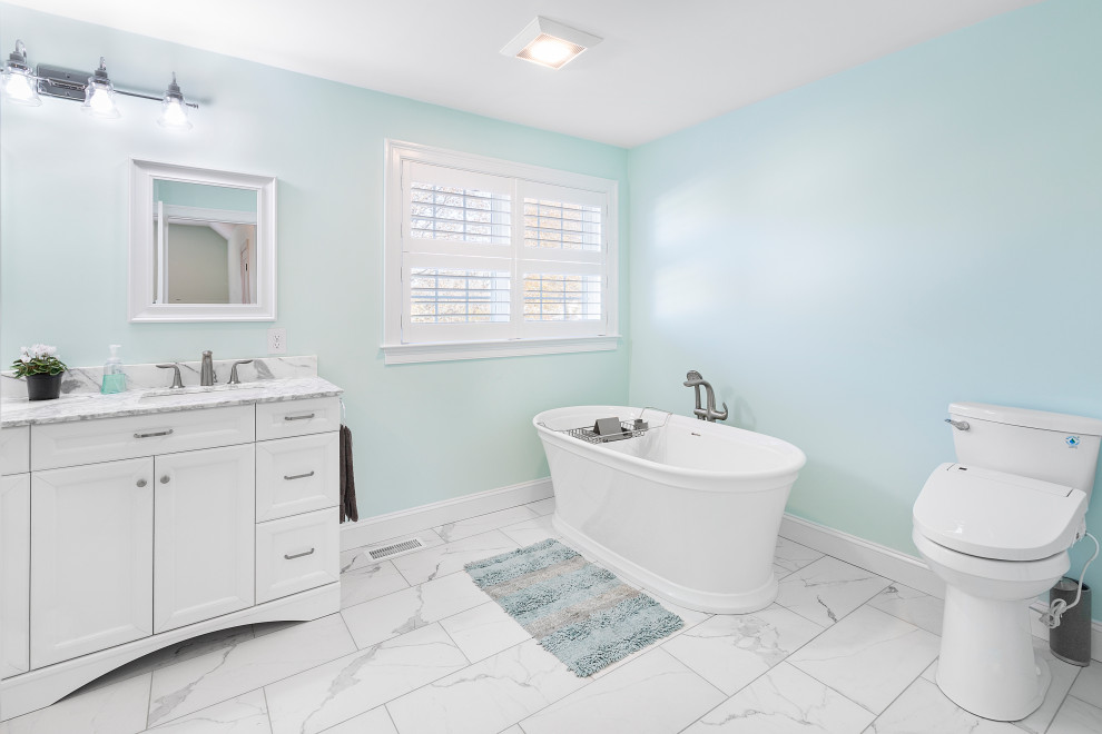 Bathroom - bathroom idea in Boston