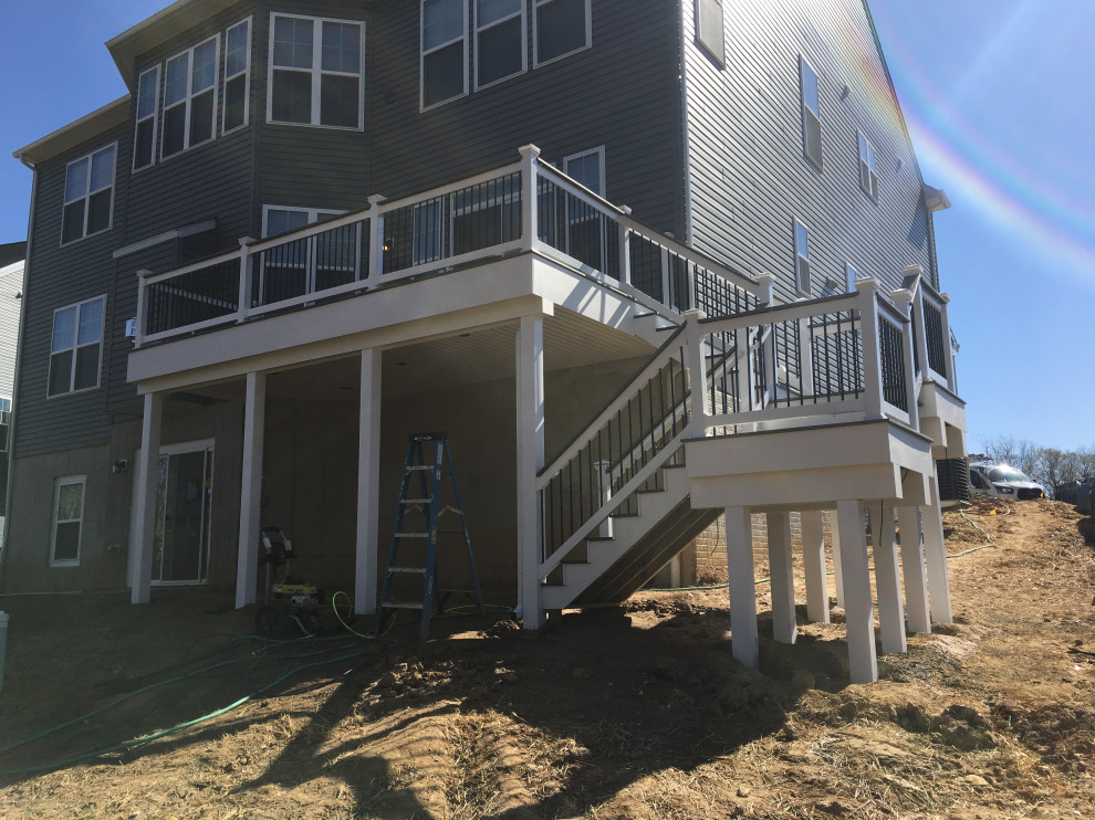 Deck - mid-sized backyard second story deck idea in Baltimore with no cover