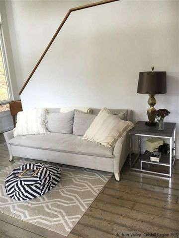 Willow Cabin Home Staging
