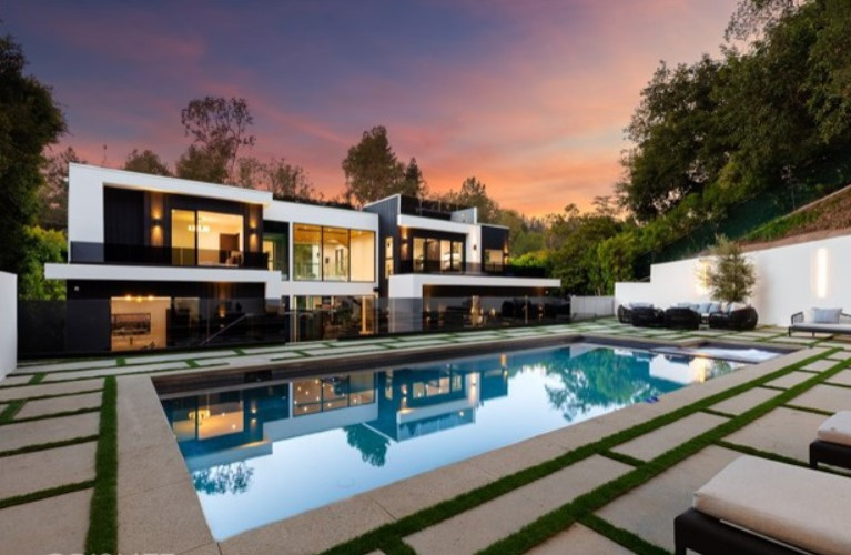 Hutton Drive 90210