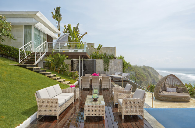 Terraza y jard&iacute;n coastal-deck