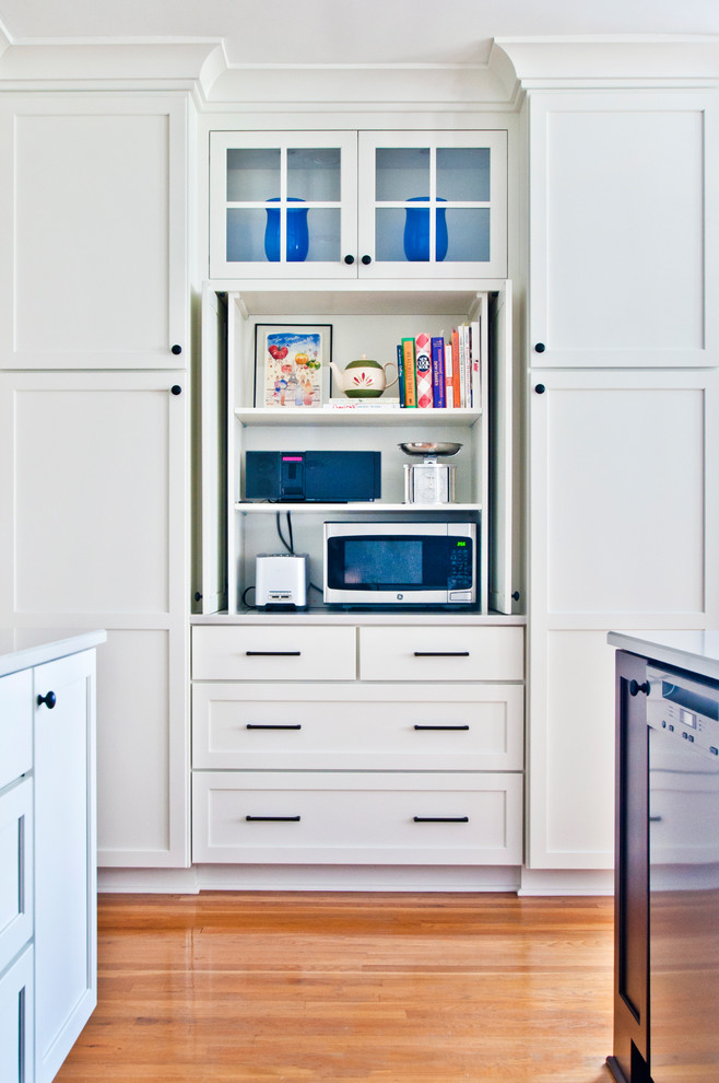 Inspiration for a transitional home design remodel in Nashville