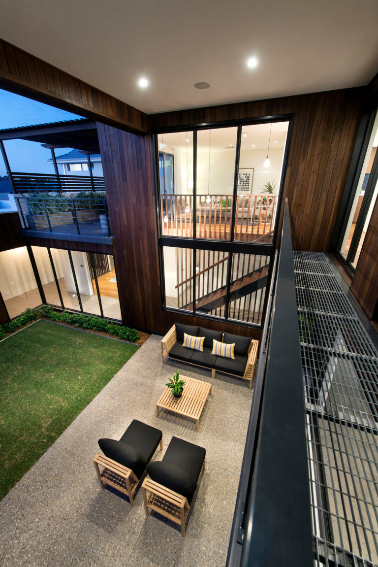 インダストリアルスタイルのおしゃれな木の家の画像 75選 - 2026 年 1