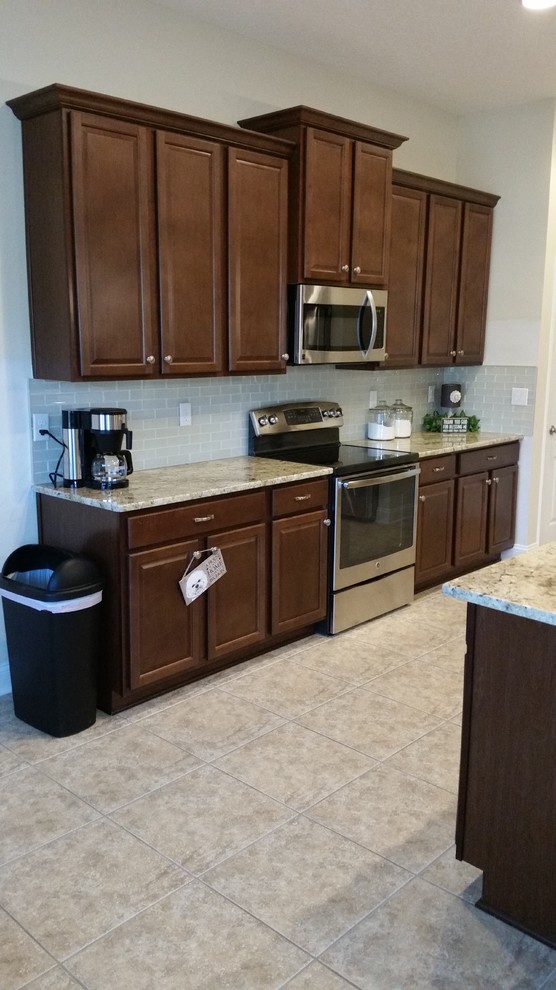 Kitchen - kitchen idea in Jacksonville
