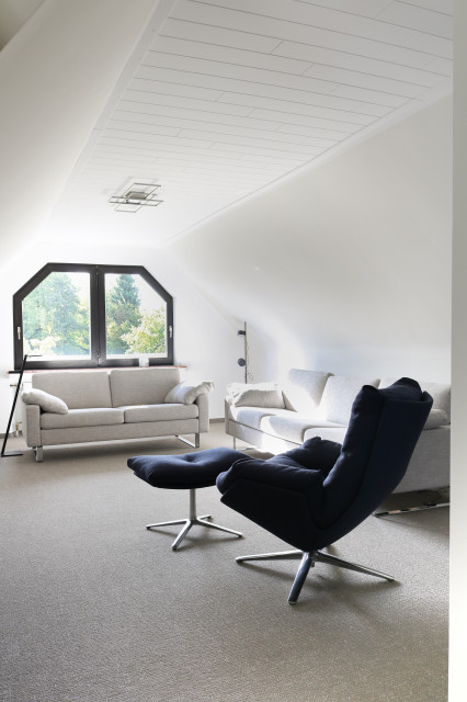 Gesellschaftszimmer mit hochwertigen und bequemen Sitzm&ouml;beln family-room