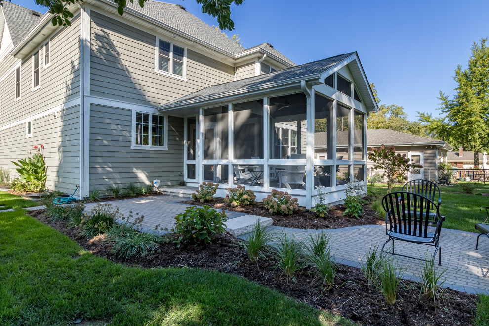 Spacious Screened Porch
