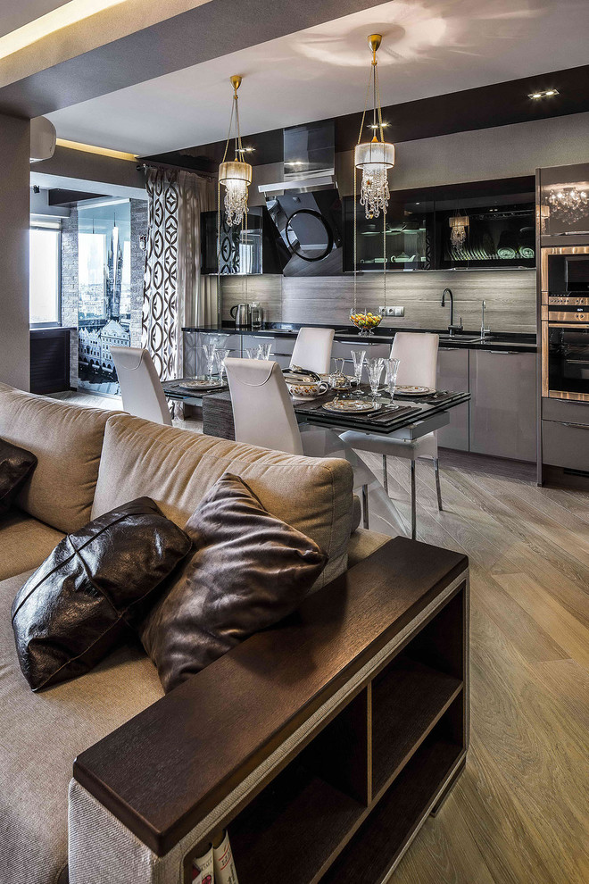 Интерьер с видом на Волгу