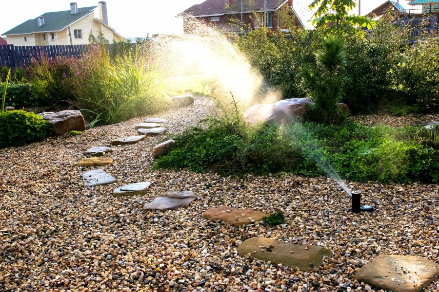 Полив в саду. Подмосковье.