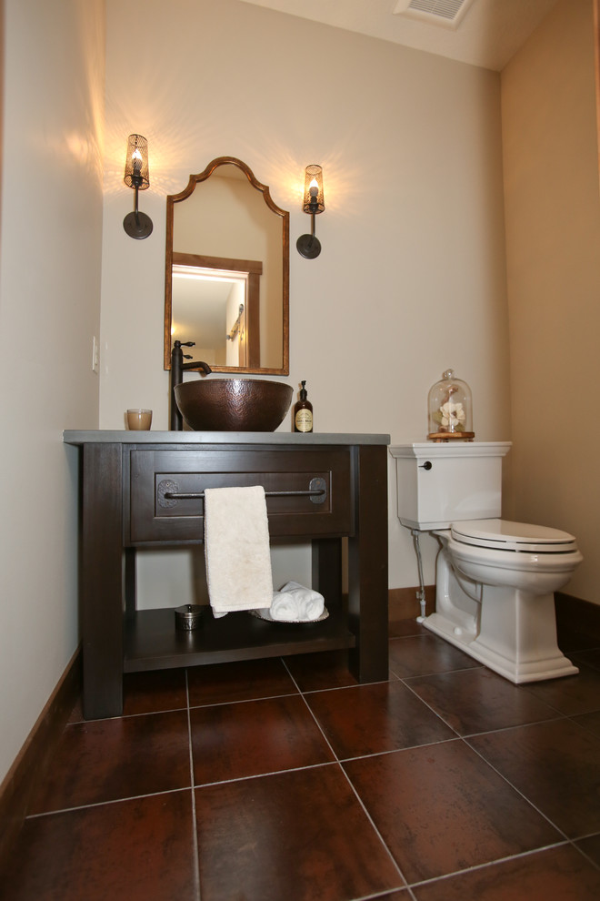 Transitional home design photo in Minneapolis