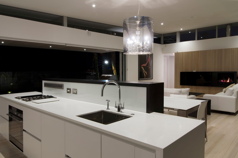 Contemporary kitchen in Auckland.