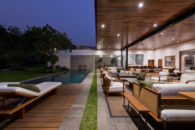 Casa Hierro modern-deck