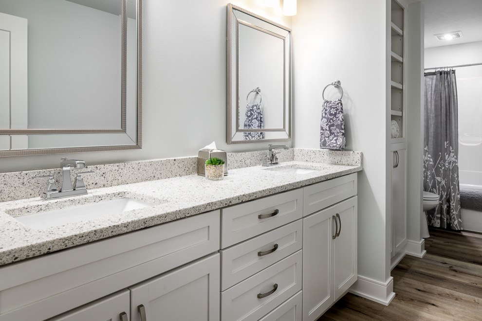 Home design - transitional home design idea