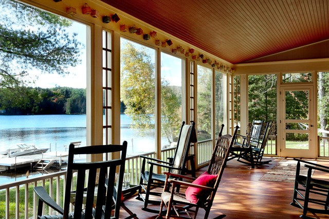 Houzz Tour: A Peaceful Lake House Rises From the Rubble