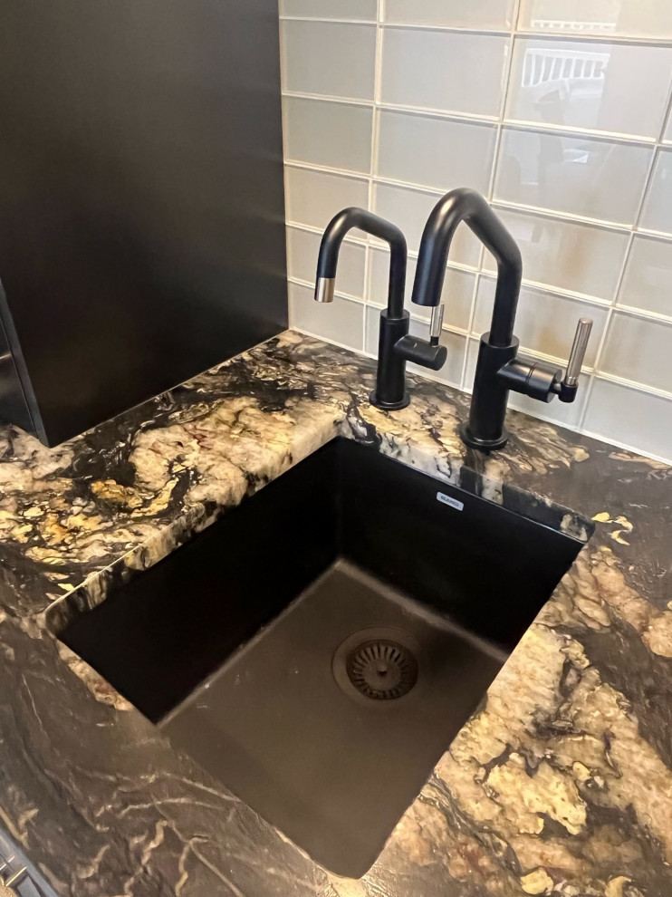 Inspiration for a transitional kitchen remodel in Baltimore