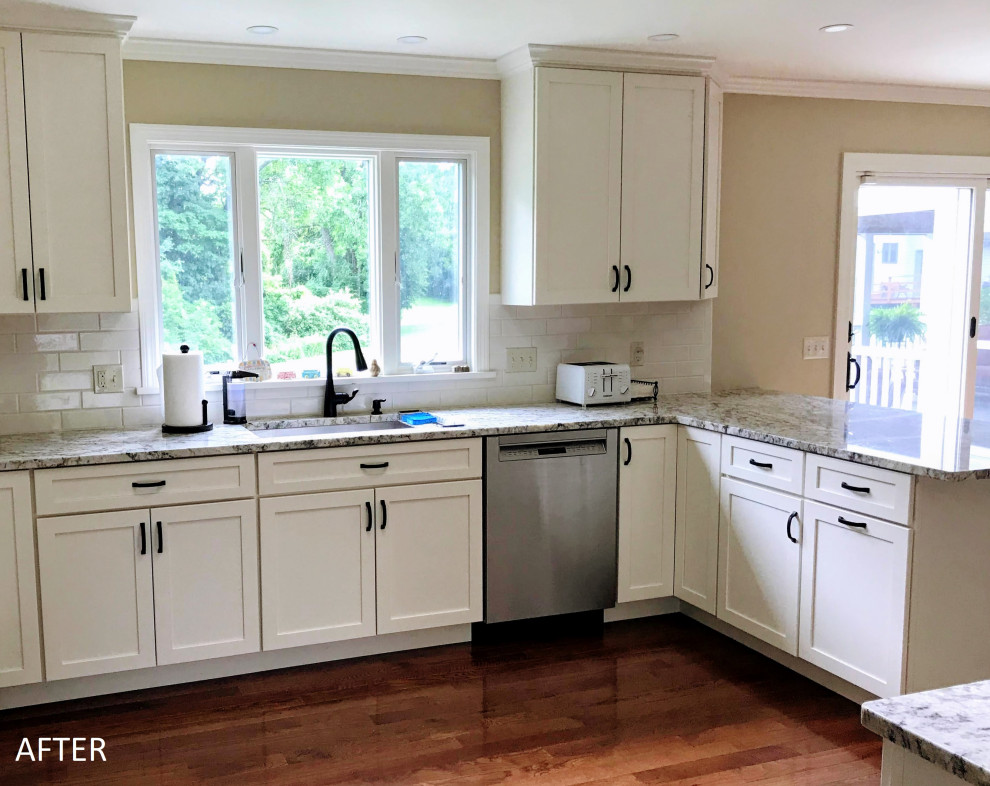 Transitional kitchen photo in Boston