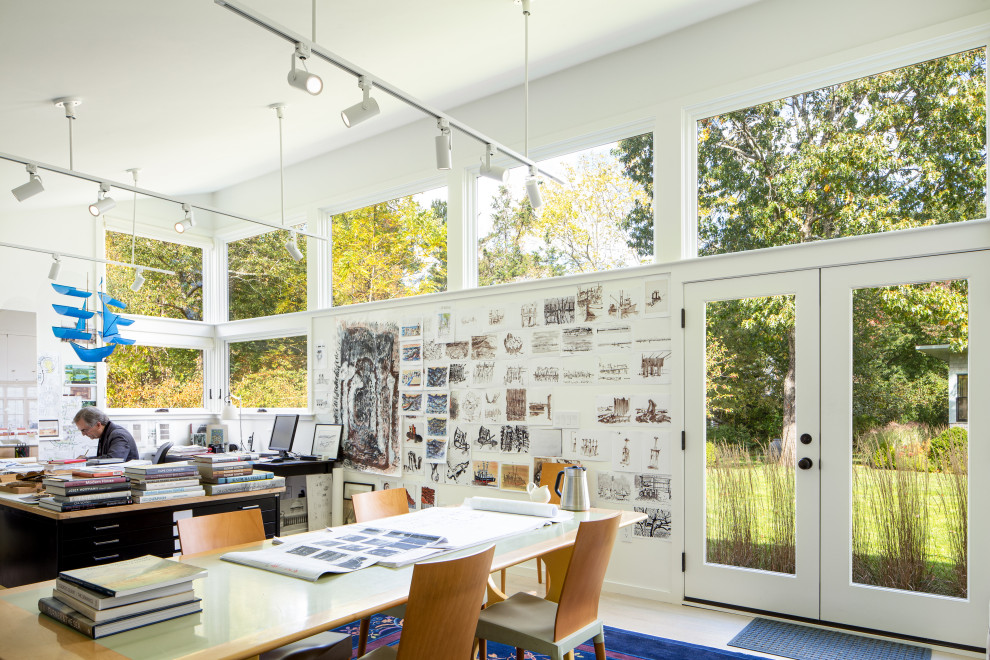 Home office - contemporary home office idea in Boston