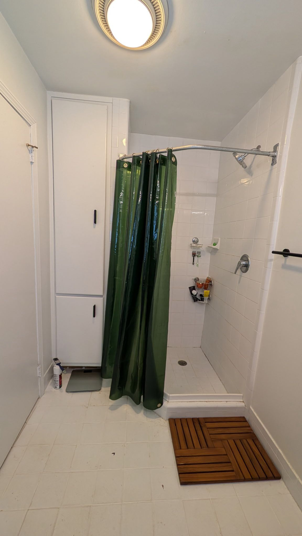 Chic Bath 1- Before