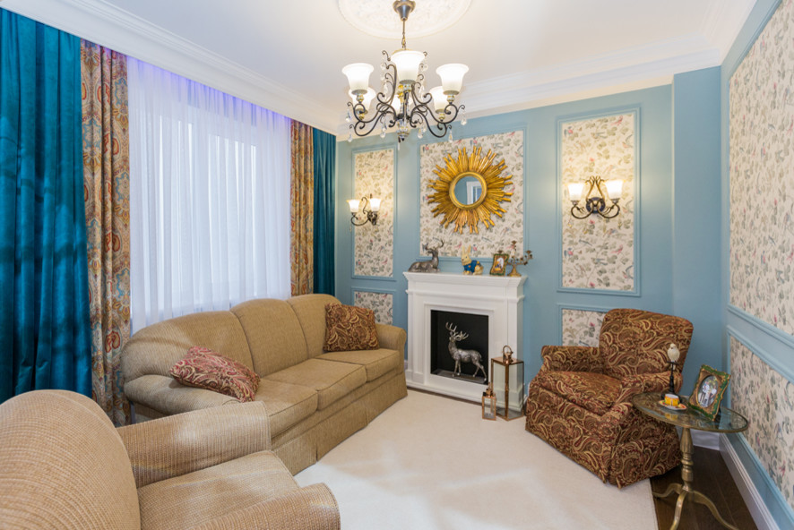 Кухня соединенная с гостиной зеркальным порталом. Реализованный проект