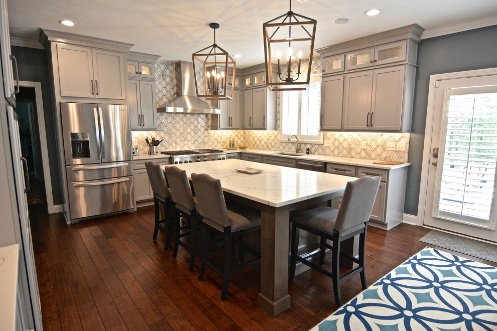 Example of a transitional kitchen design in Indianapolis