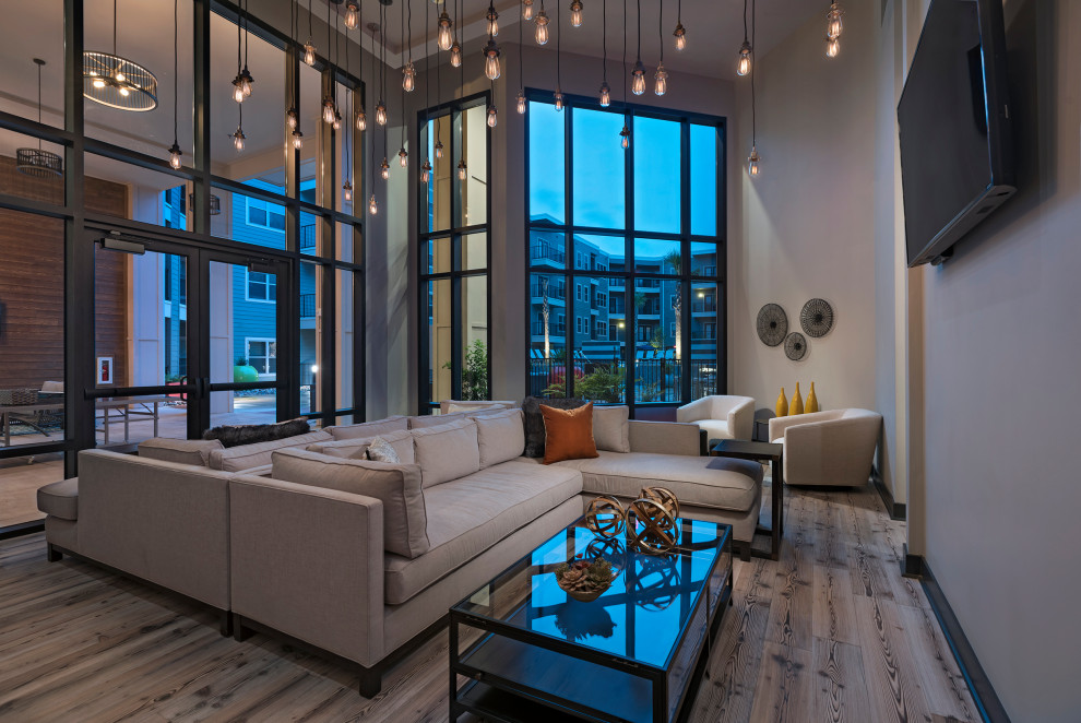 Transitional home design photo in Jackson