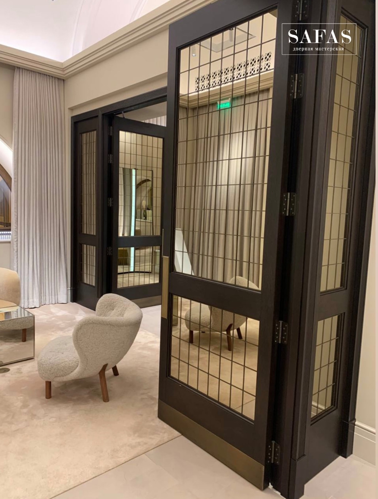 Двери для коммерческого помещения