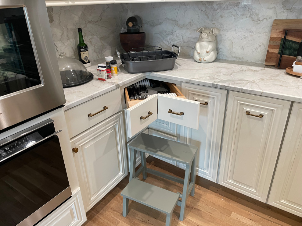 Custom Kitchen Cabinetry, Bar, Island, and Great Room