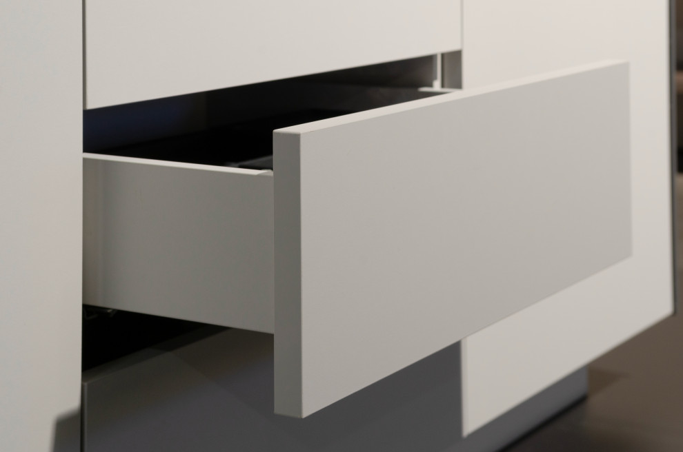 Белый комод raumplus с верхом под черный мрамор с выставки IMM Cologne 2020