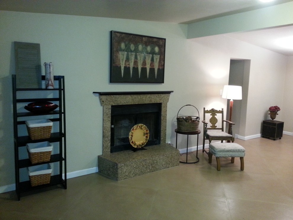 Inspiration for a rustic home design remodel in Phoenix