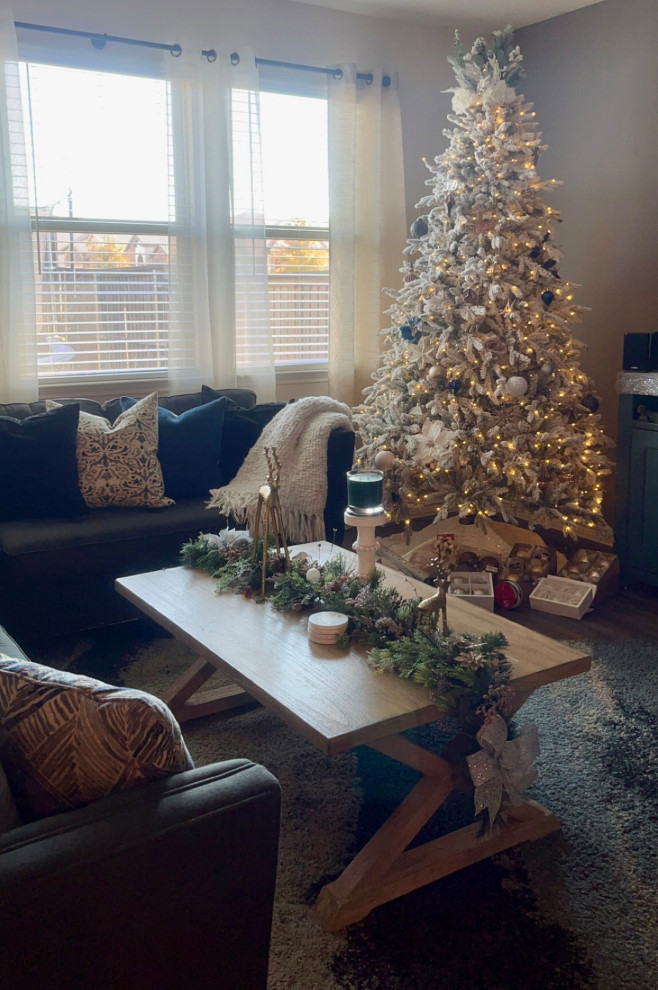 Modern, Inviting Holiday Decor