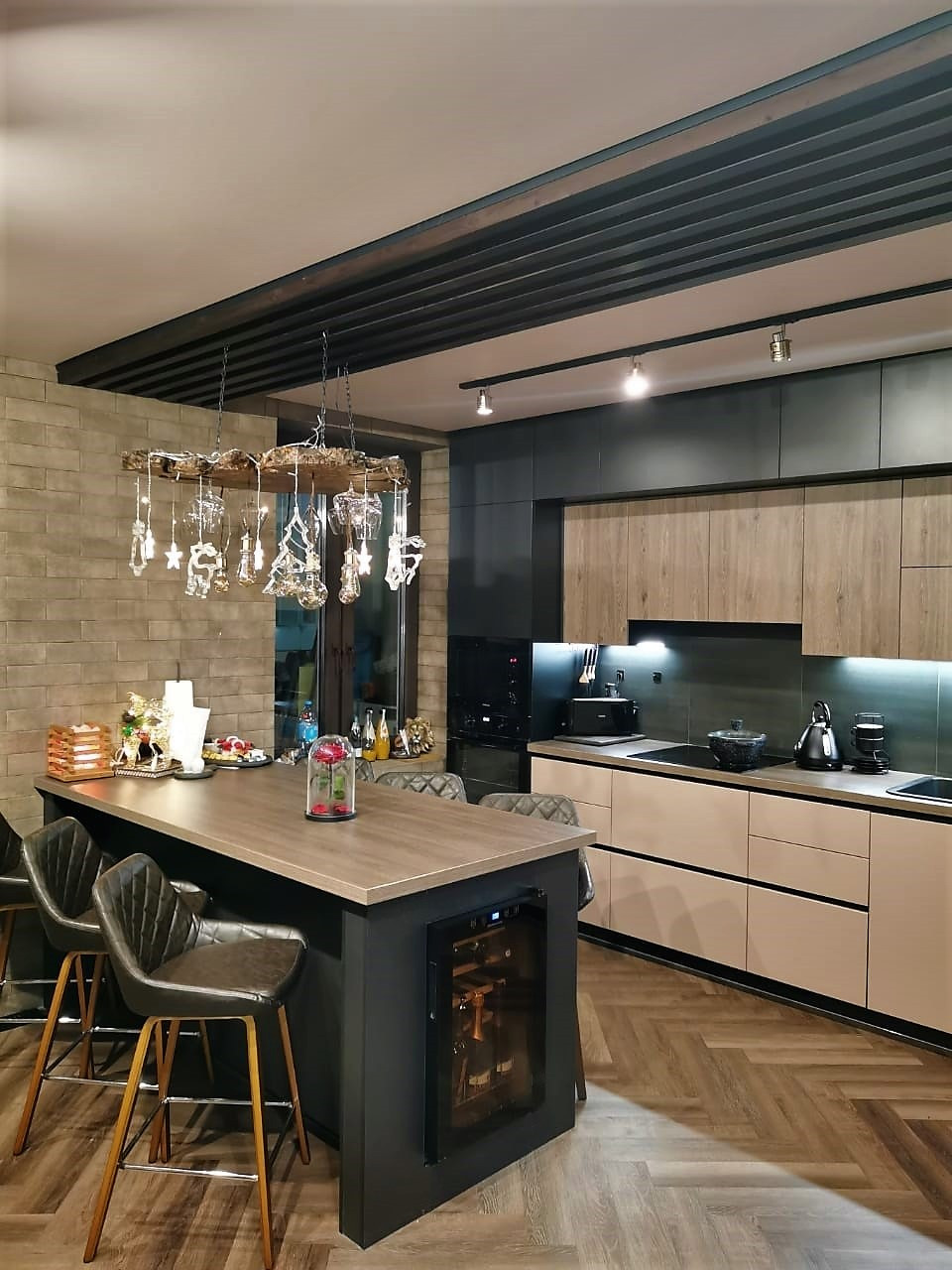 Ямало-Ненецкий АО, Новый Уренгой г, Дружба мкр, дом № 6, корпус 2, кухня..