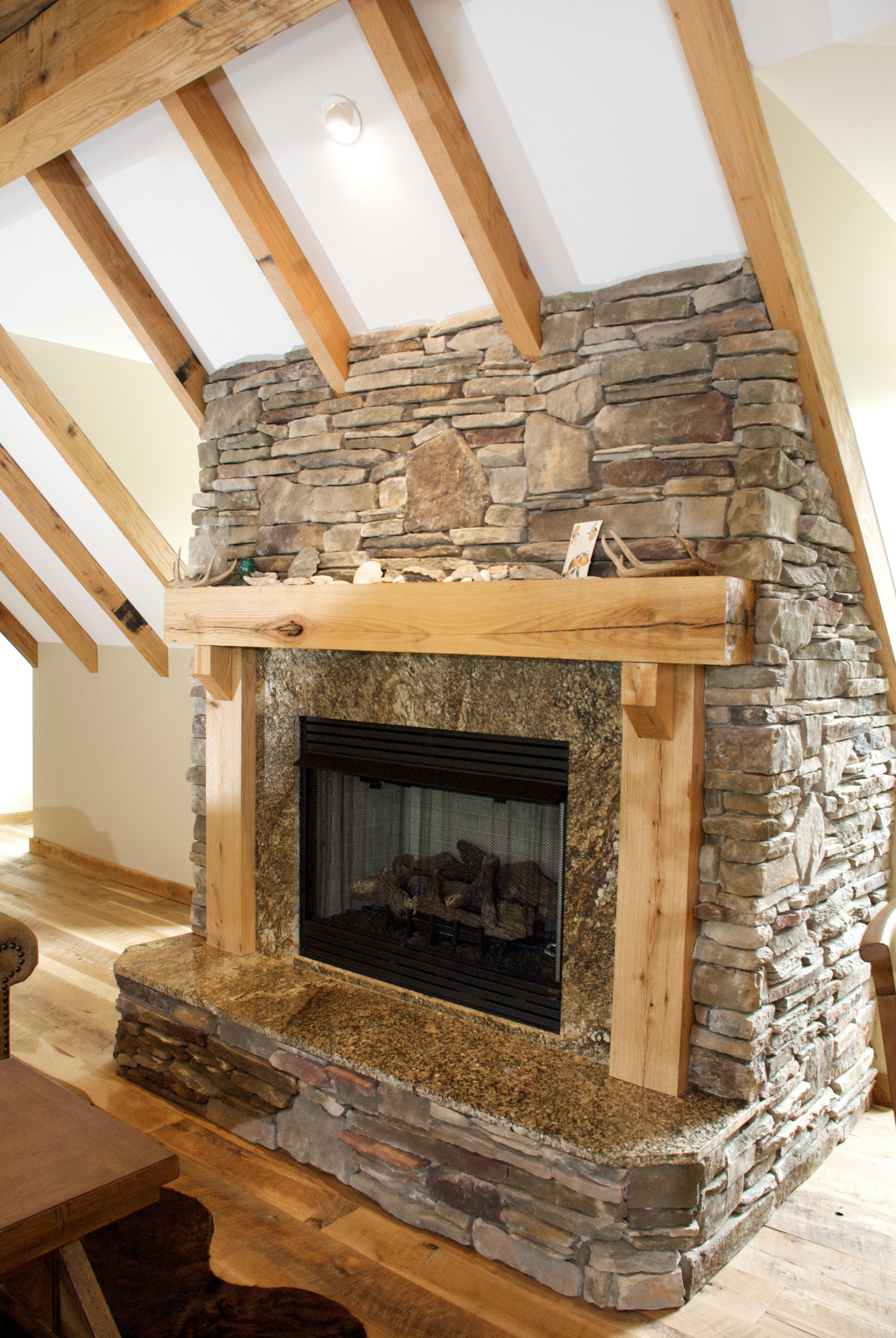 Williamsburg Timber Bonus Room