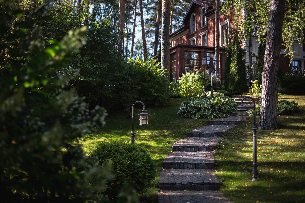 Сад в лесу в Московской области