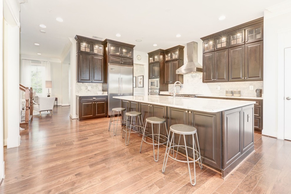 Transitional kitchen photo in DC Metro