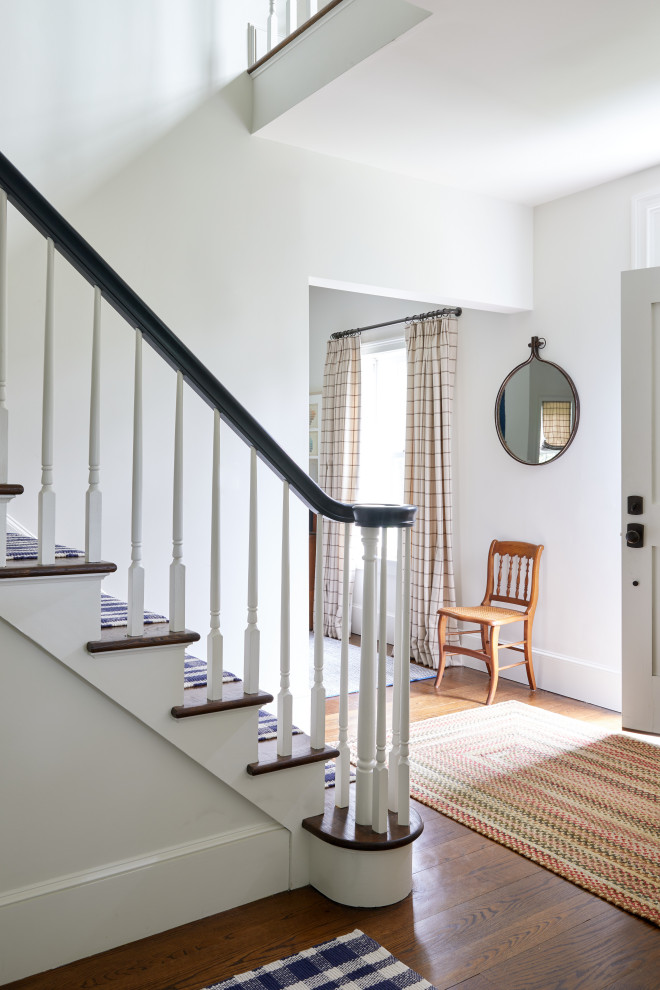 Cottage home design photo in Philadelphia