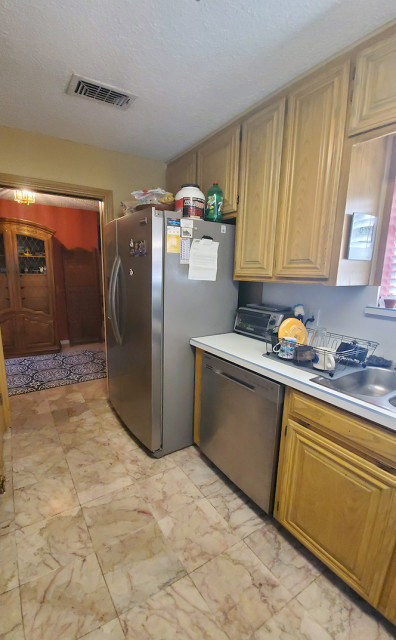 A 1970&rsquo;s Kitchen Gets a Glamorous Refresh transitional