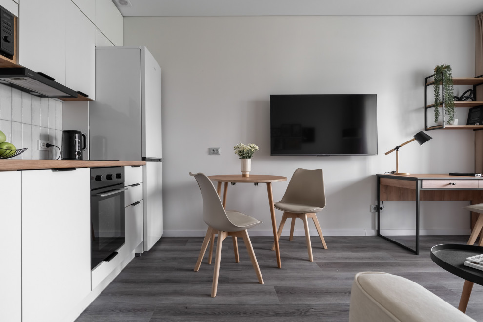 Парадный ансамбль, 2евро, 32м2