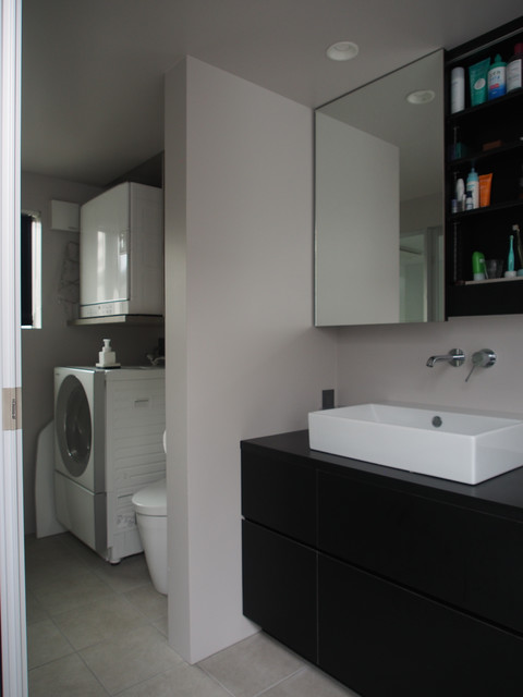 東砂ロードサイド moderno-bagno-di-servizio