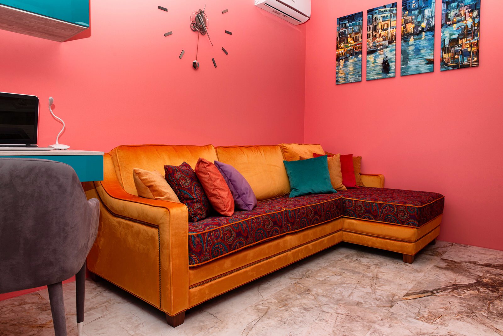 Квартира в цвете «соблазнительный коралл». ЖК «Лайнер»