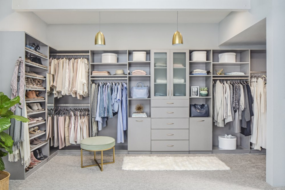Inspiration for a contemporary closet remodel in Philadelphia