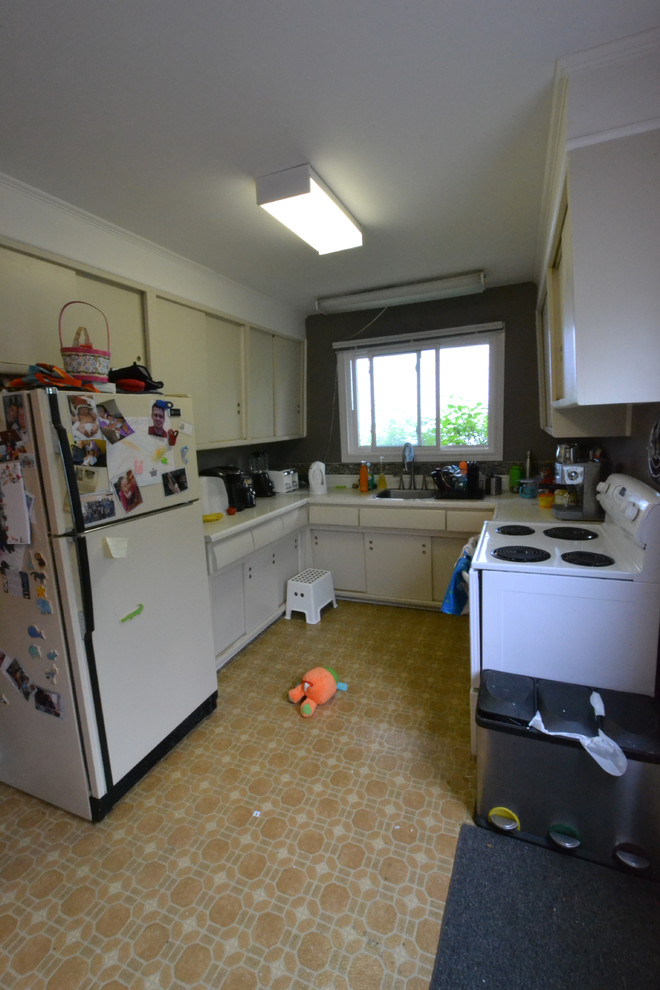 Home design - transitional home design idea in Toronto