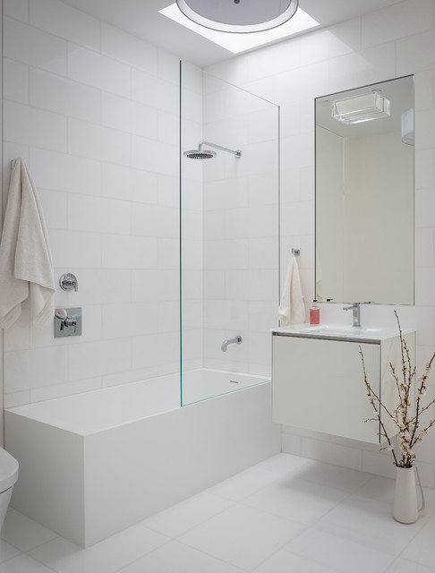 The White House modern-bathroom