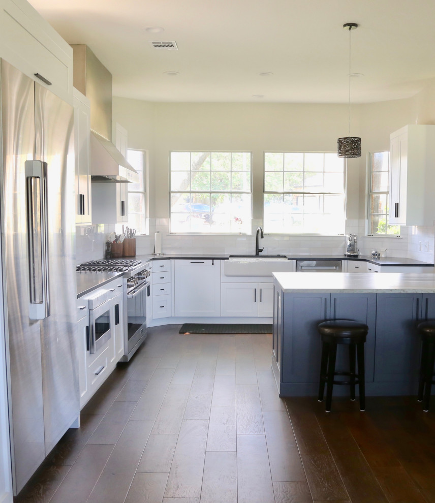 Inspiration for a transitional kitchen remodel in Austin