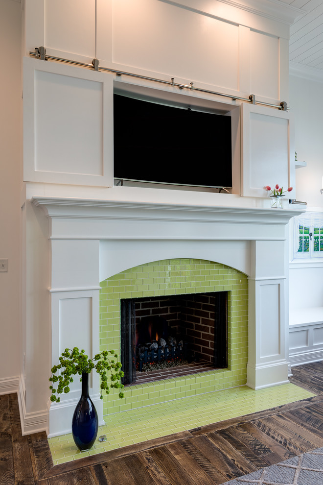 Example of an arts and crafts home design design in Other