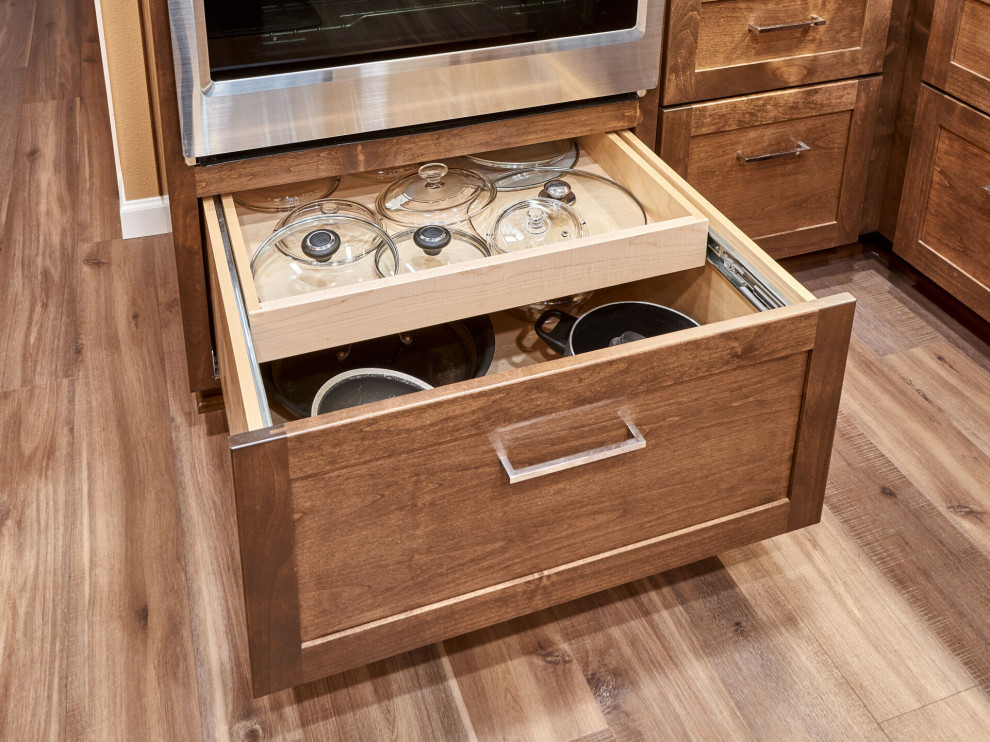 Kitchen - rustic kitchen idea