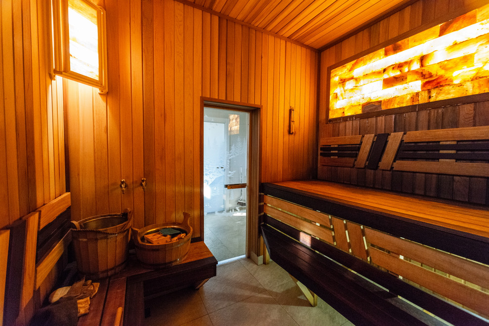 Дом с бассейном