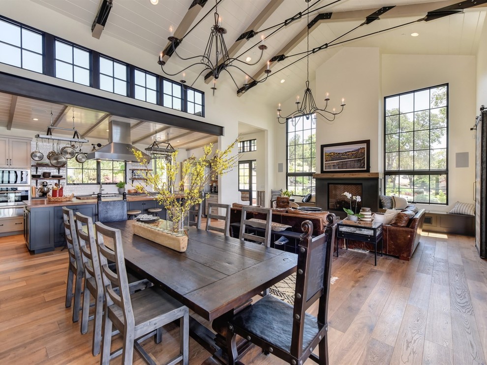 Photo of a transitional kitchen in Sacramento.