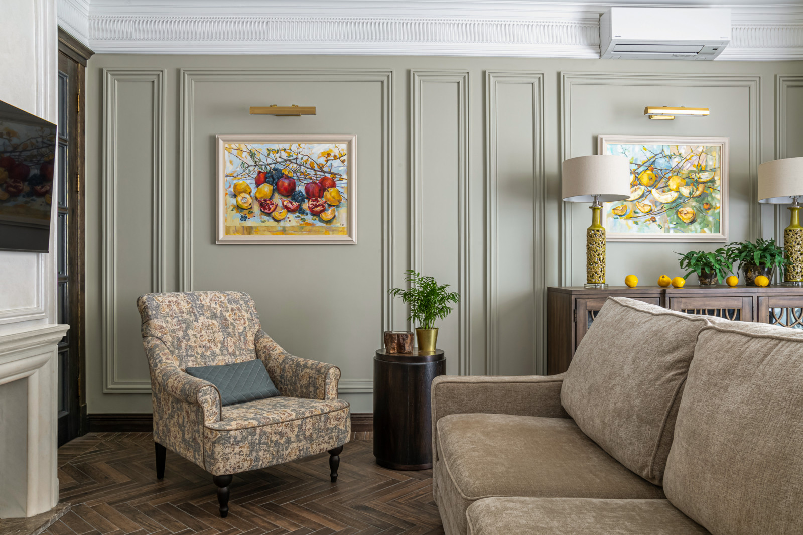 Гостиная. Живопись в интерьере.