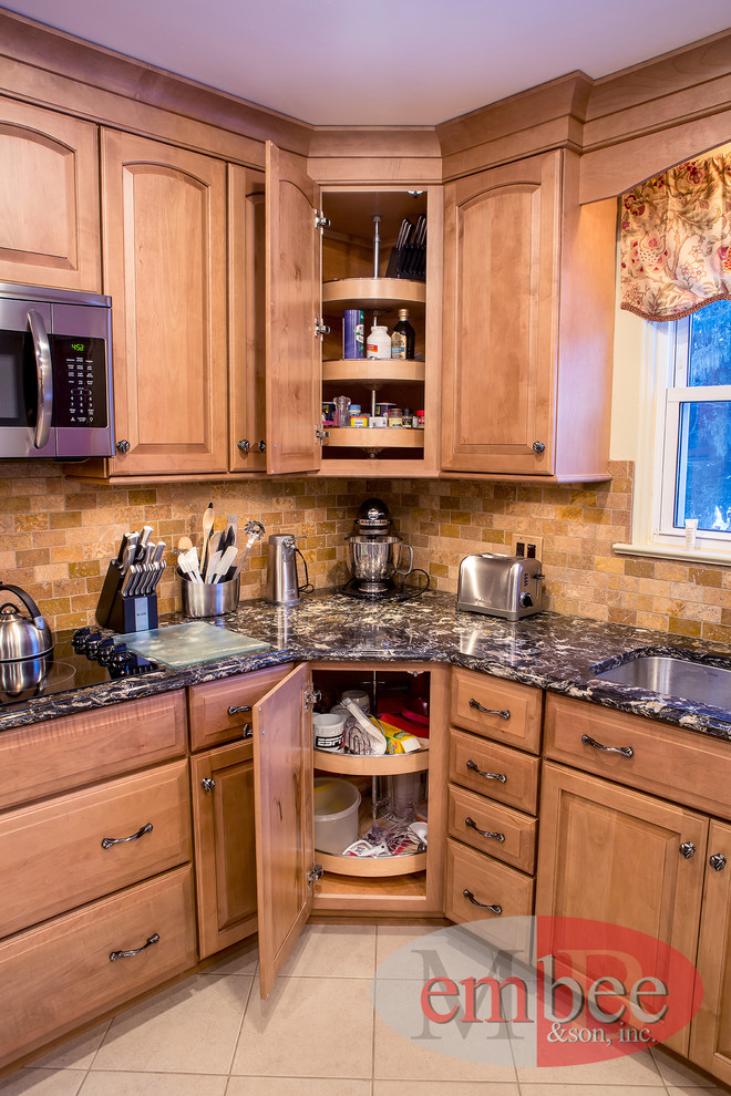 Home design - transitional home design idea