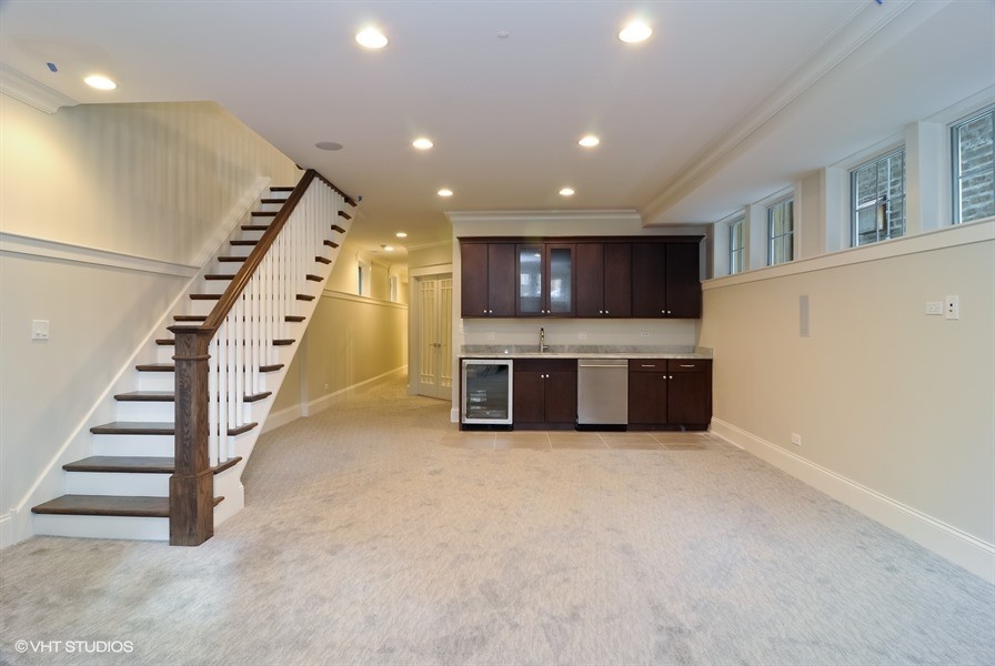 Home design - transitional home design idea in Chicago